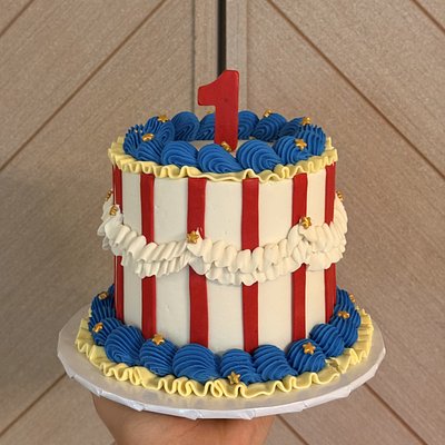 Smash Cake And Dozen Cupcakes 