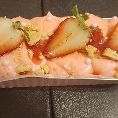 6in Mini Strawberry Cakes
