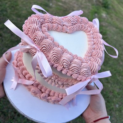 6” Heart Cakes 
