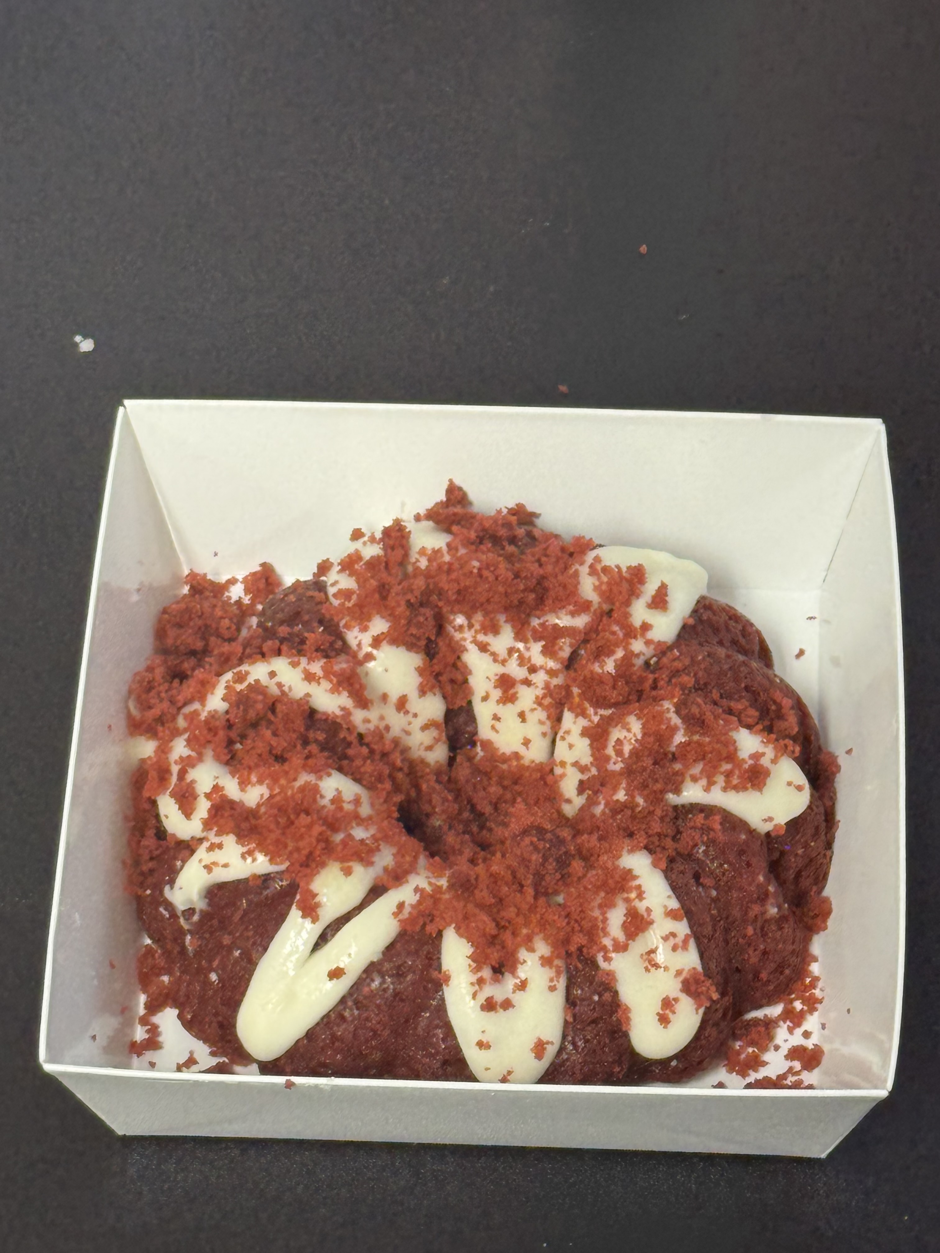 Mini Bundt Cake (Red velvet)