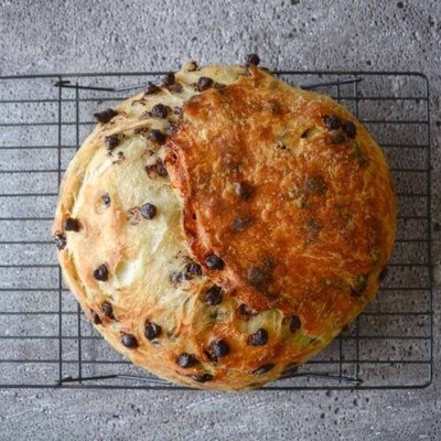 Chocolate Chip Croissant 