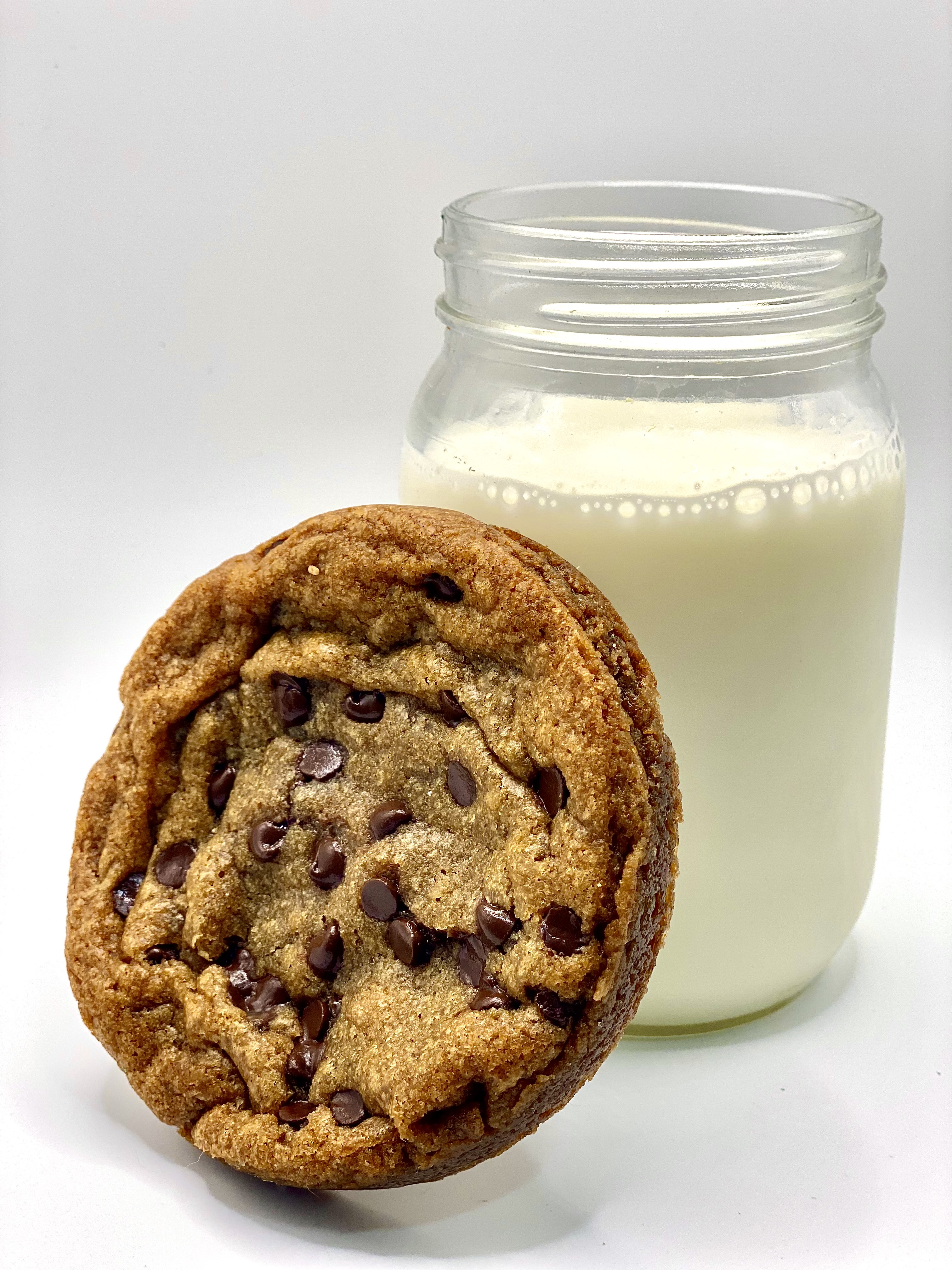 Single Brown Butter Chocolate Chip Cookie