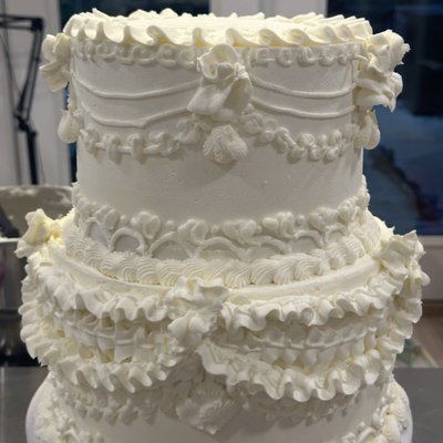 2 Tiered 10in/8in (54-74 Serving)