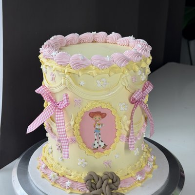 6’ 3 layers cake 