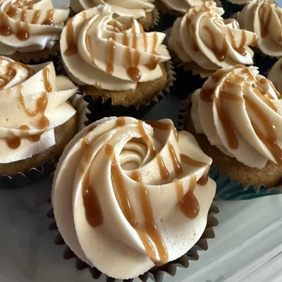Caramel Apple Cupcakes 