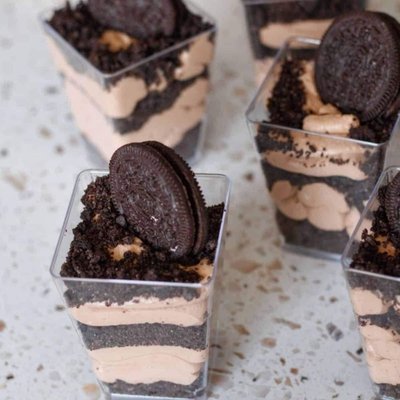  3oz Oreo dessert shooters 