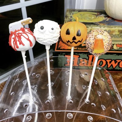 HALLOWEEN CAKE POPS