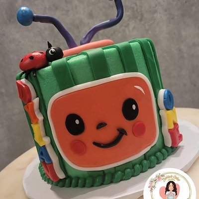 Custom Cake (10-12 Servings)