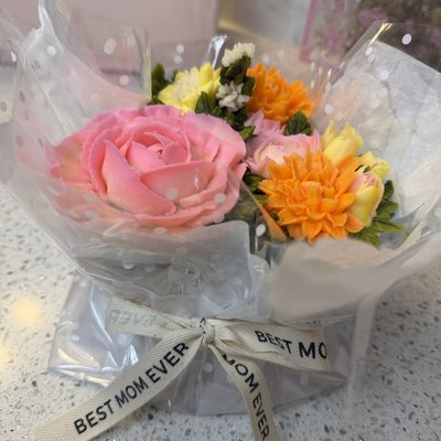 The WhipHouze Mini Bloom Bouquet (3 Cupcakes)