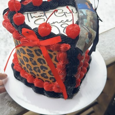 🎂 Custom 8 inch Cake 