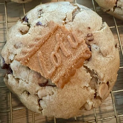 Cookie Butter Stuffed Biscoff Cookie
