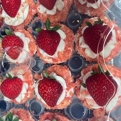 Cupcakes - Strawberry Crunch