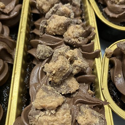 Peanut Butter Cup Mini Cake 