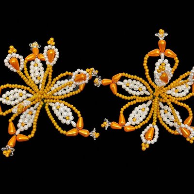 🌸 PANAMANIAN TEMBLEQUES – Orange & White