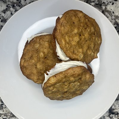 Classic Oatmeal Cream pies 