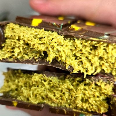 Dubi Chocolate Pistachio Bars