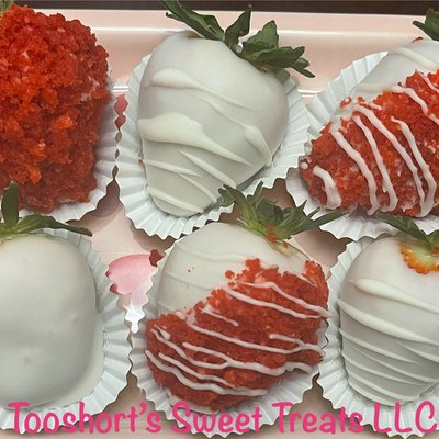 6ct Red Velvet Cake Chocolate Covered Strawberries 
