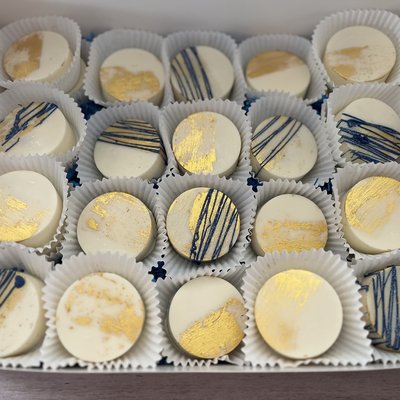 Cake Puck (Dozen) 
