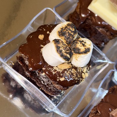 LOADED GOURMET BROWNIE BITES (2 Dozen)