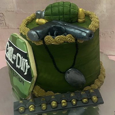 4” Custom Cake