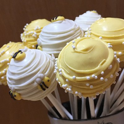 Custom Cake Pops