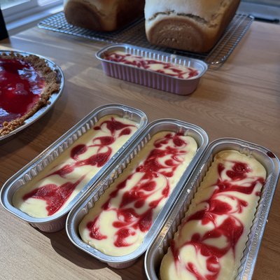 Mini Raspberry Swirl Cheesecake 
