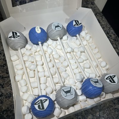 A dozen cake pops