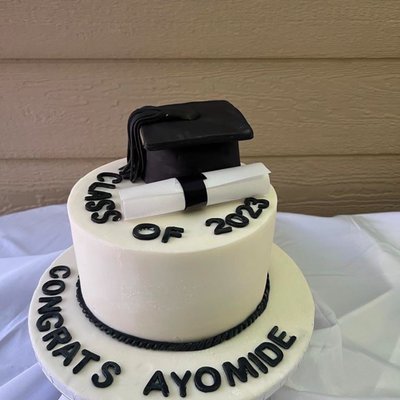 8  inch round Fondant Cake 2 Layers 4 inches