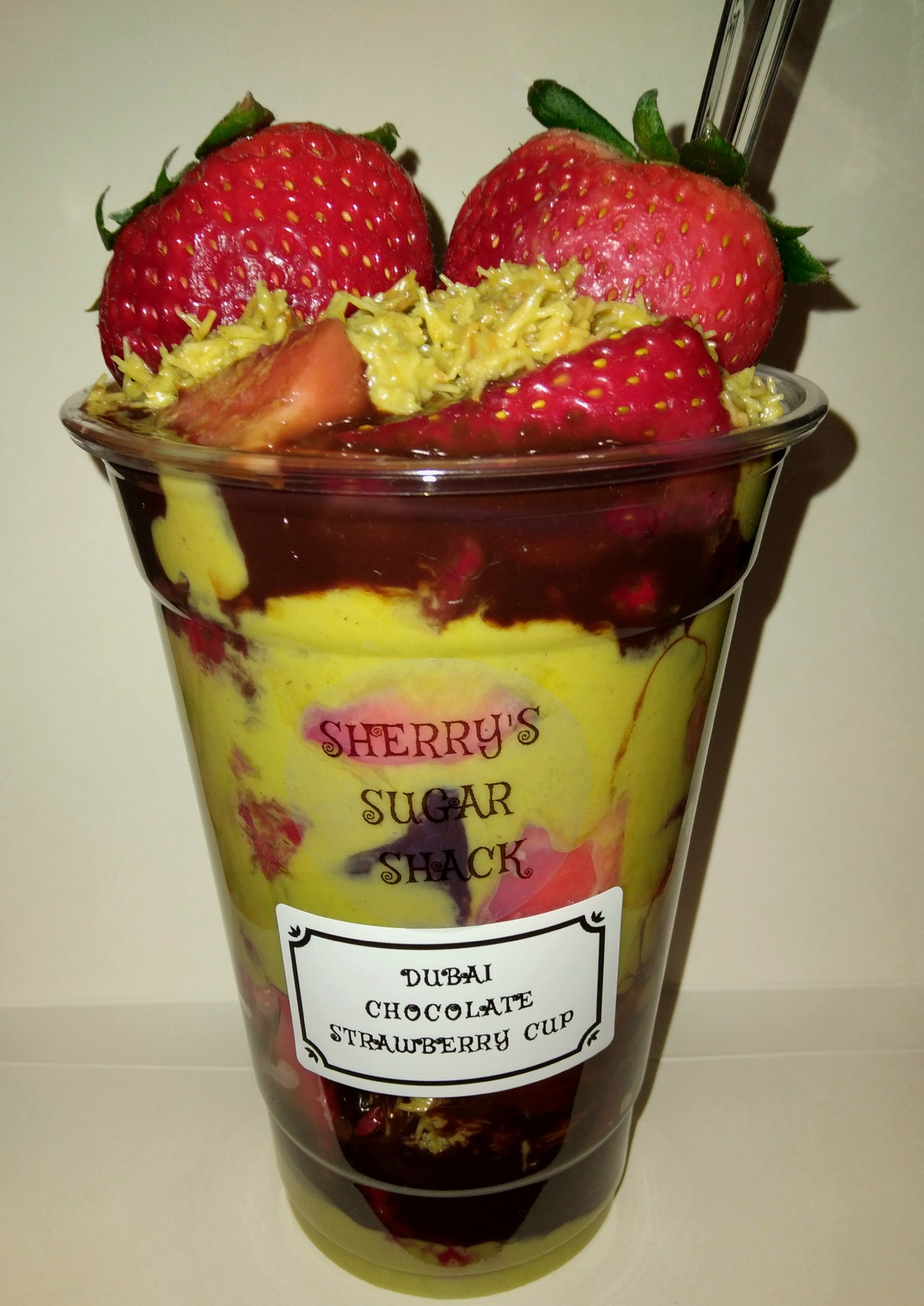 DUBAI CHOCOLATE STRAWBERRY CUP