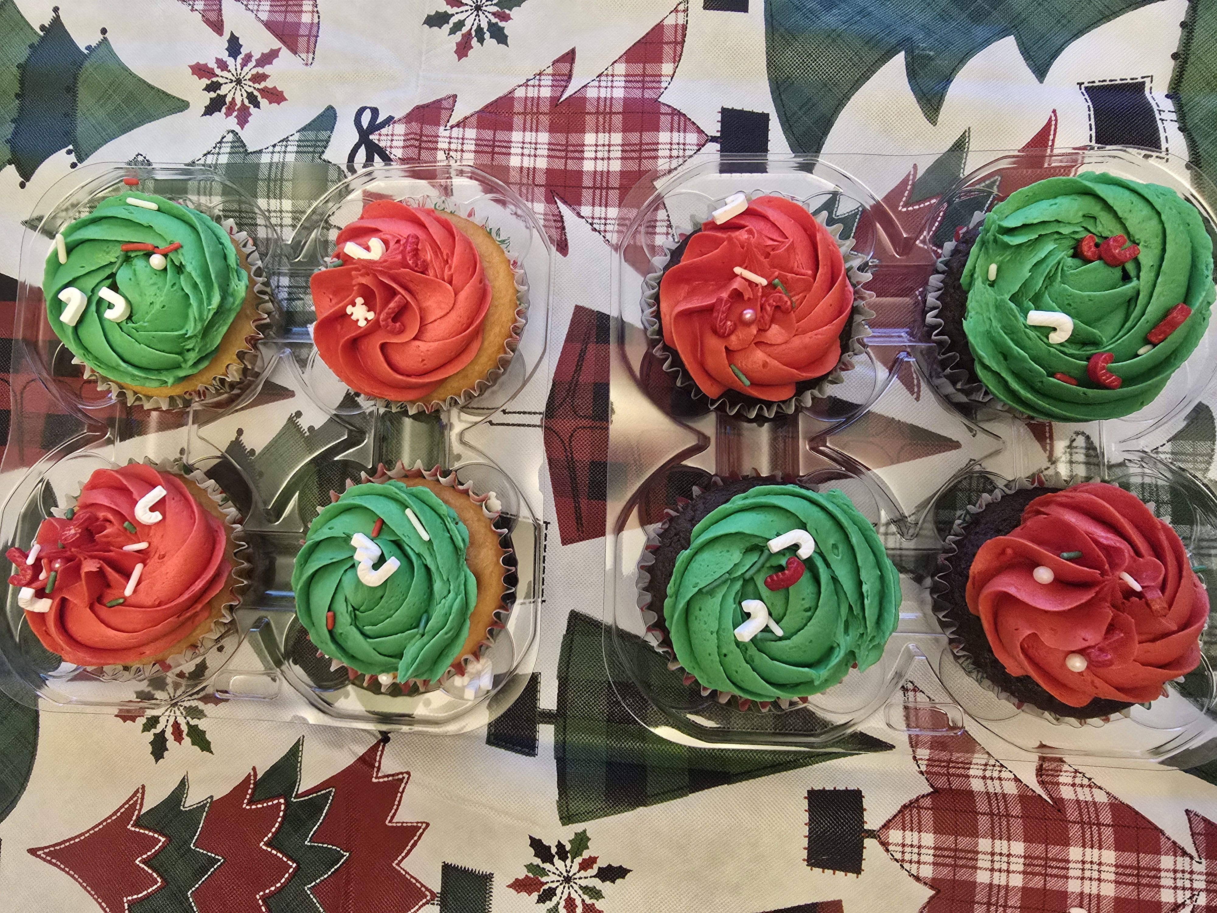 Vanilla Holiday Cupcake (12 Pack)