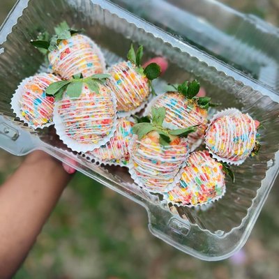 Fruity Pebbles Strawberries 