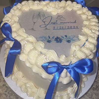 9” Heart Cake 