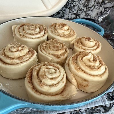 Cinnamon Rolls - 6 
