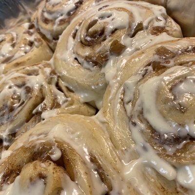 oreo cinnamon rolls 6 jumbo $15.00