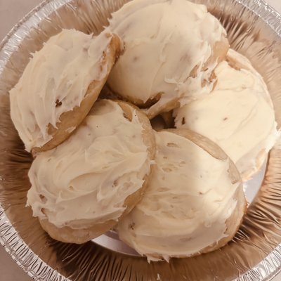6 Cinnamon Rolls