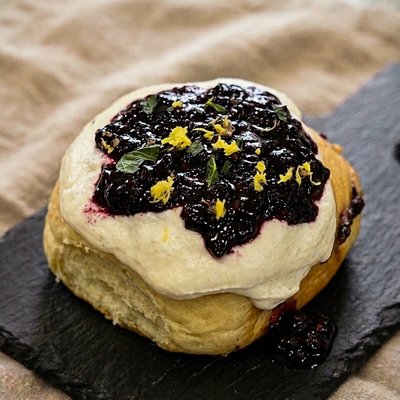 berry basil cinnamon roll w/lemon-basil glaze 