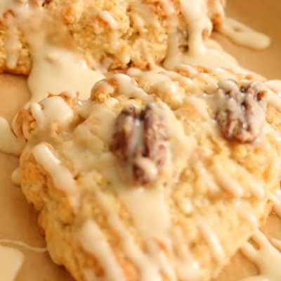 6 Maple Pecan Scones