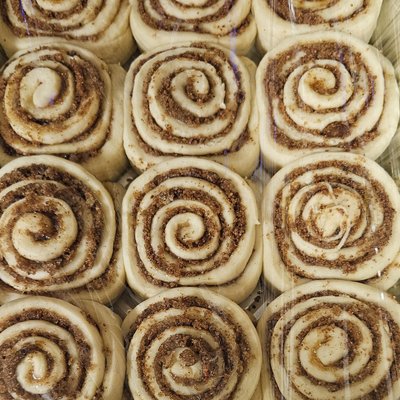 Cinnamon Rolls-Large Pan Of 12 **MAKE NOTE WETHER YOU WANT ORIGINAL, BLUEBERRY OR APPLE**