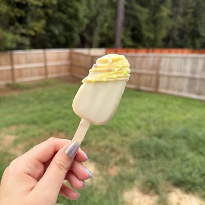 Lemon Cake Pop