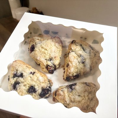 8 Blueberry Scones