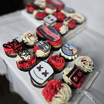 Custom Cupcakes 