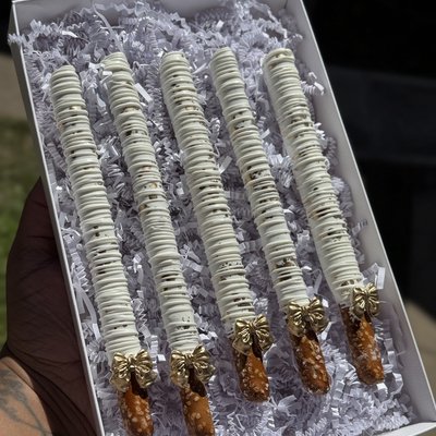Chocolate Covered Pretzel Rods 