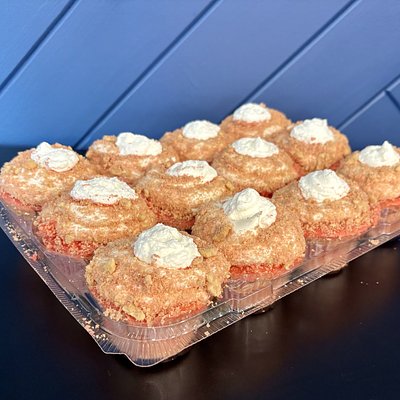 Strawberry Crunch Cupcakes 