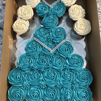 Elsa Dress Pull-a-Part Cake