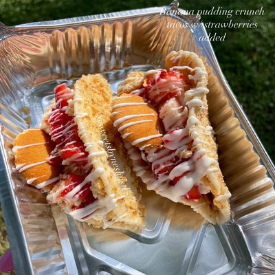2 Strawberry Banana Pudding Crunch Tacos 