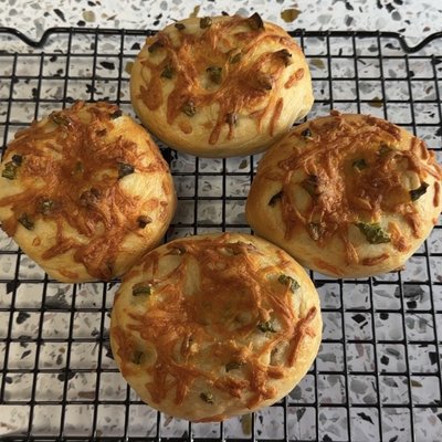 Jalapeño Cheddar Sourdough Bagels