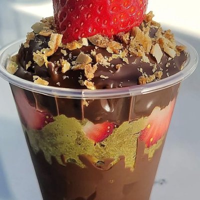 Dubai Cups With Strawberries 