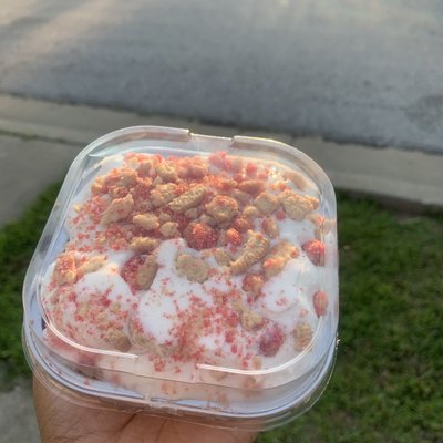 Mini Strawberry Crunch Cake