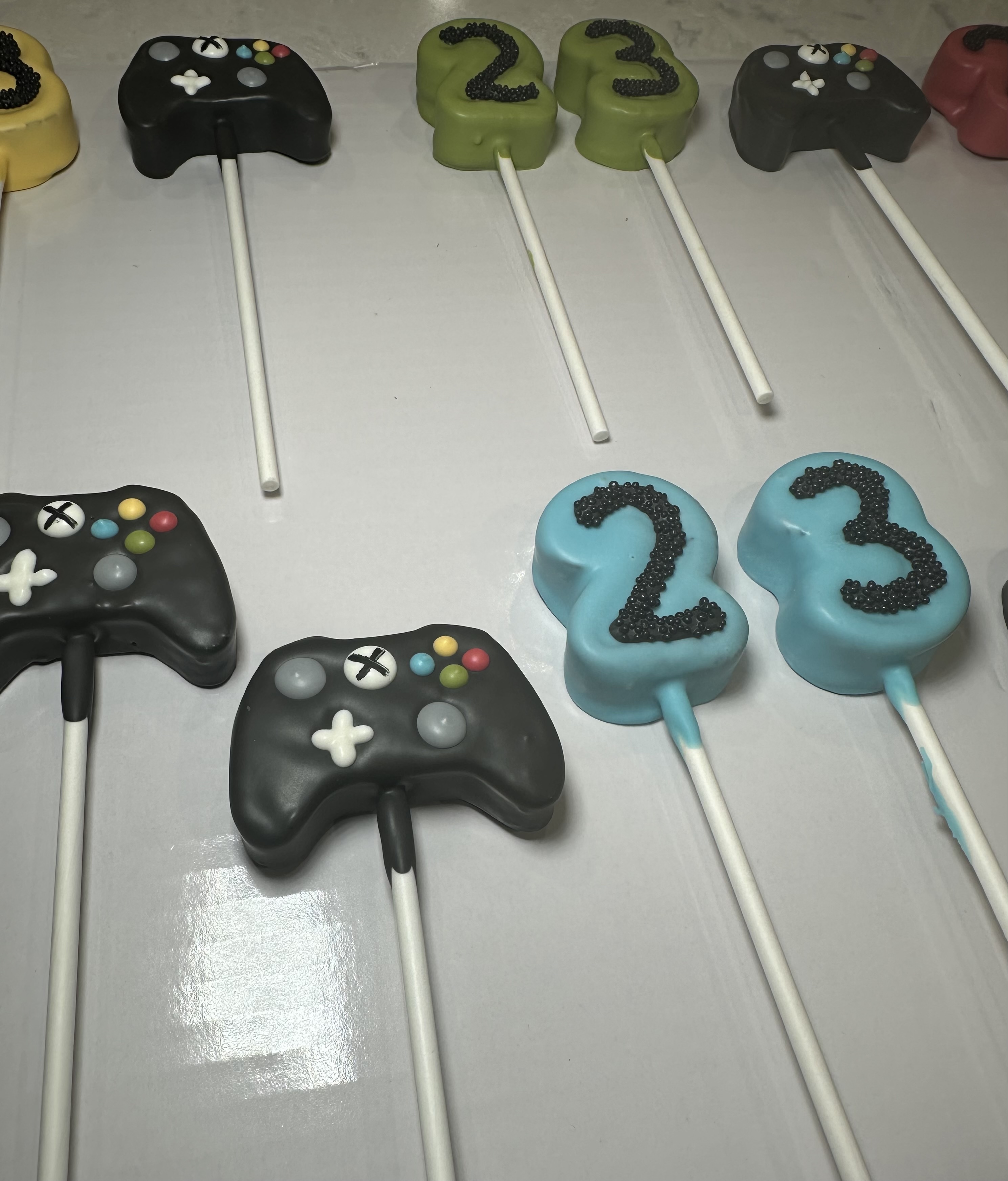 Cake Pops 🍰(12)