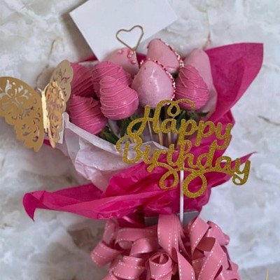 6 Chocolate covered Strawberries Bouquet With Flowers